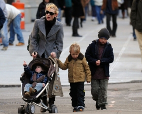 Dashell+Upton+Cate+Blanchett+Children+Out+g9Fle0QLB7ml.jpg